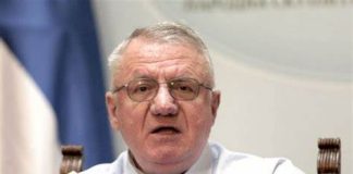 Шешељ се повлачи са мјеста председника СРС