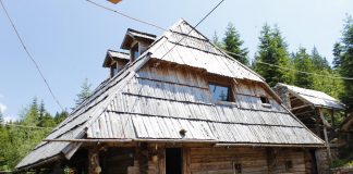 Викендице на Хан Пијеску ничу као печурке