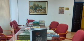 Центар за руске студије богатији за 100 књига – ГЛАС РЕГИЈЕ.057