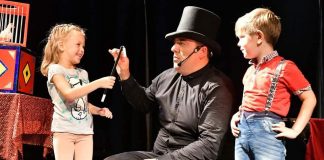 Најмађи уживали уз „Мађионичар шоу“ – ГЛАС РЕГИЈЕ.057