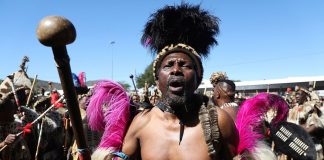 Изабран нови краљ племена Зулу – ГЛАС РЕГИЈЕ.057