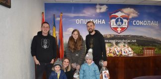 Humanitarna organizacija „28. jun“ podijelila oko 90 novogodišnjih paketića – GLAS REGIJE.057