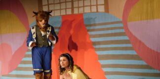 Одиграна представа „Љепотица и звјер“ – ГЛАС РЕГИЈЕ.057