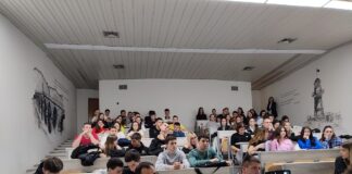 Средњошколци начелнику Катићу презентовали 27 пројеката – ГЛАС РЕГИЈЕ.057