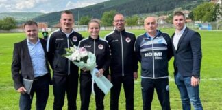 Лијеп гест: Цвијеће за прву фудбалску судијницу која је са Пала – ГЛАС РЕГИЈЕ.057