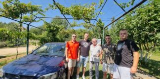 „Вукови“ са Пала донирали возило српском повратнику у Мостар – 057.гр