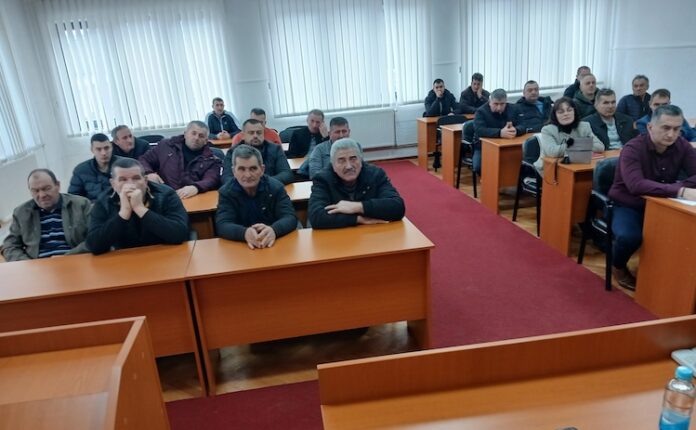 Rogatica-prisutni-na-sastanku-o-borickpom-krompiru1