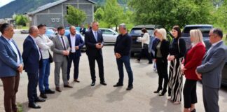 Министар Минић у посјети Агроплану, до краја године отварање фабрике – 057.ГР