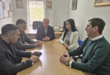 Пале: За санацију школа 26.000 КМ, за комби 20.000 КМ – 057