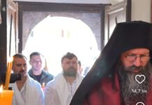 Двојица америчких војника Кфора крштена у манастиру Драганац – 057